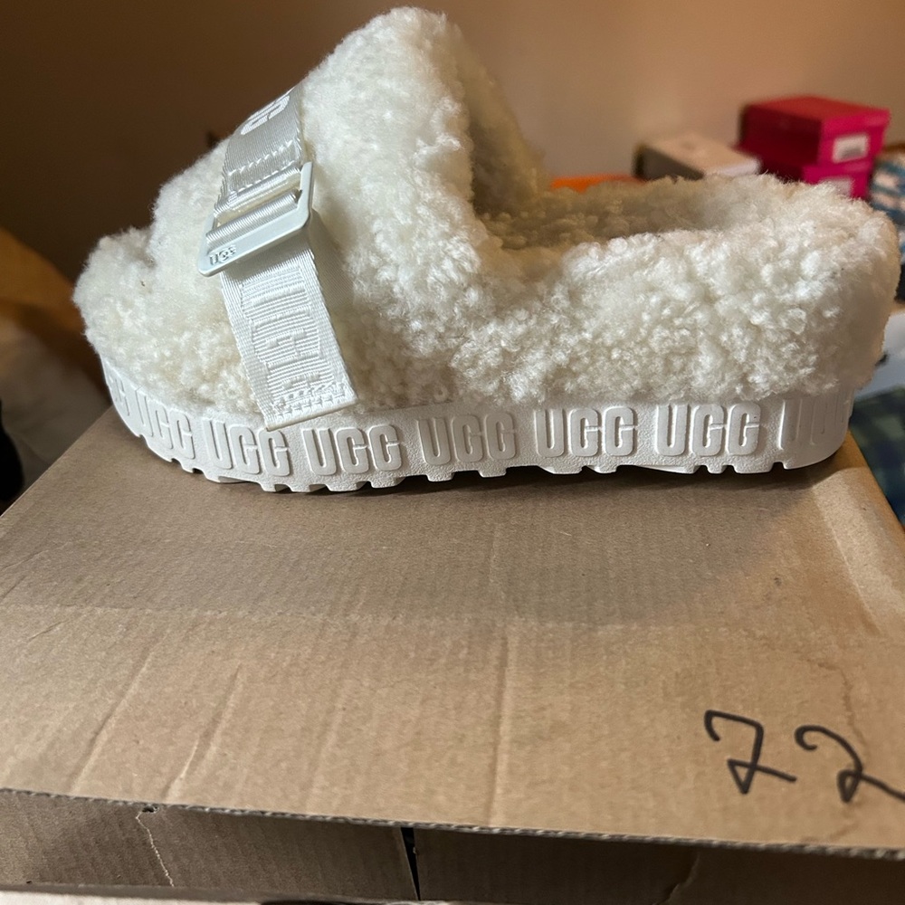 UGG Cream Fluffy Slides